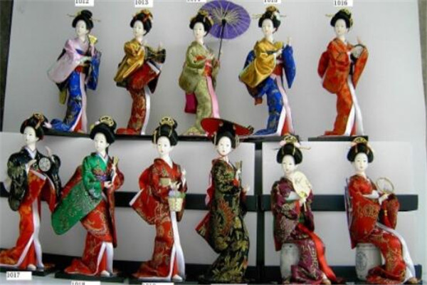 世界十大邪物 中空之物不要碰，日本传统人偶看着就很诡异